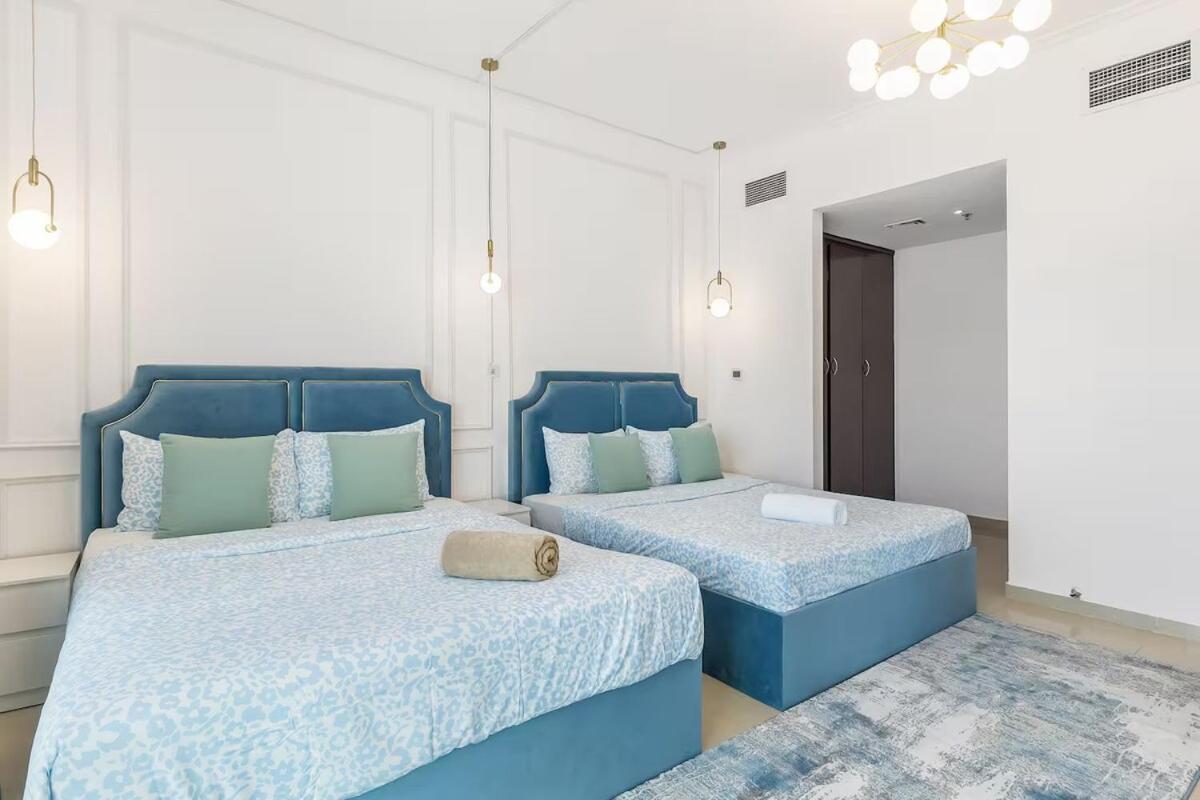 Apartment Luxury 4 Bhk Penthouse In Marina By Dpie Dec 2102 *