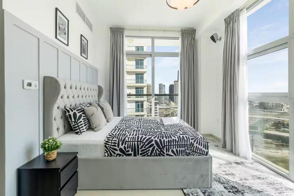 Luxury 4 Bhk Penthouse In Marina By Dpie Dec 2102 *
